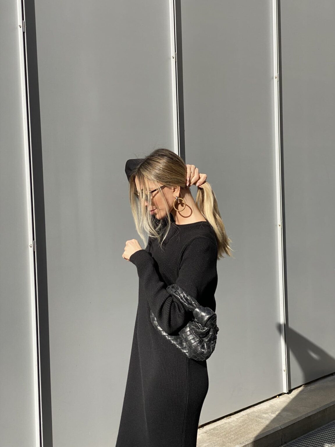 Langes schwarzes Kleid aus Merinowolle