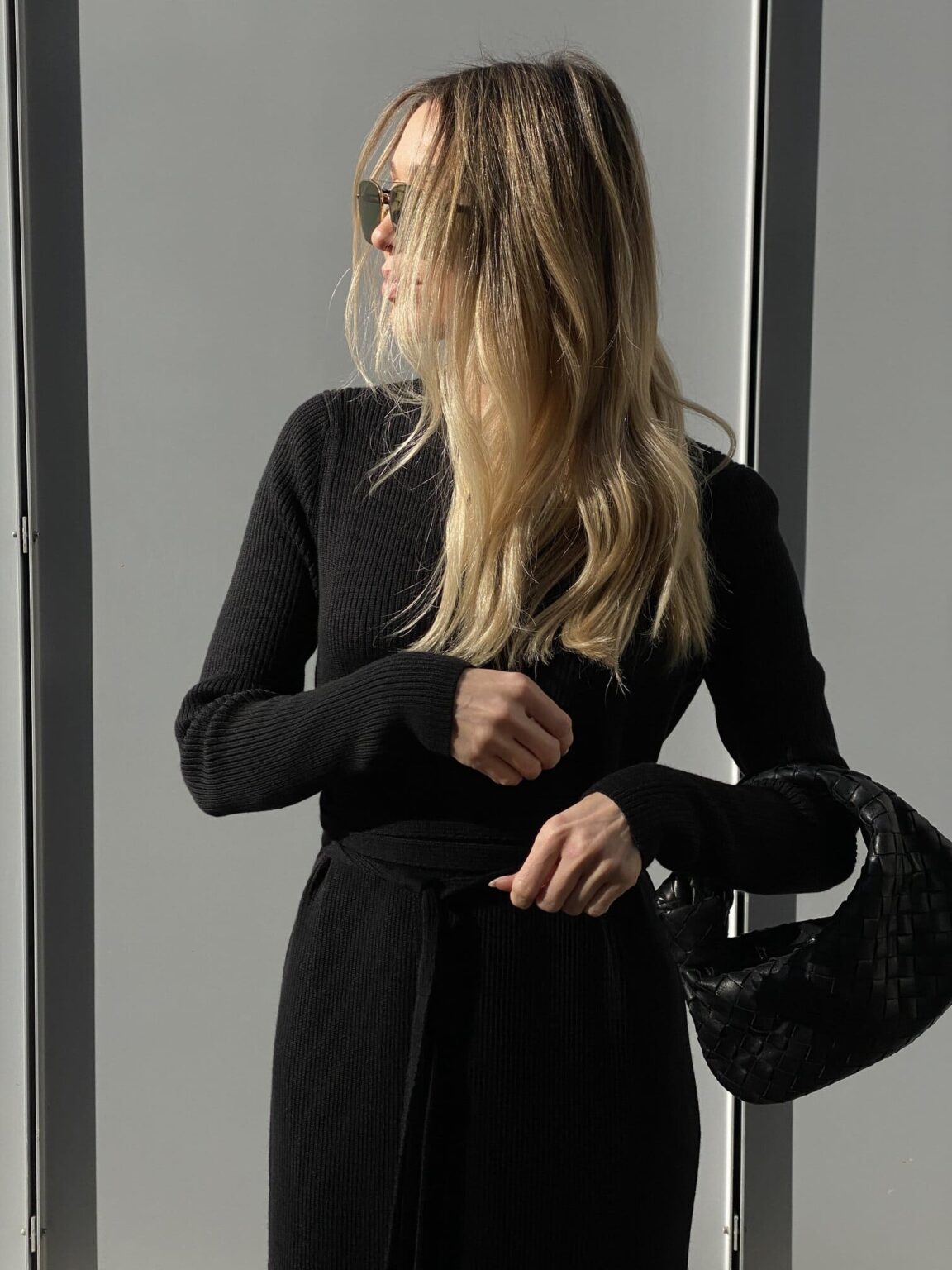 Langes schwarzes Kleid aus Merinowolle