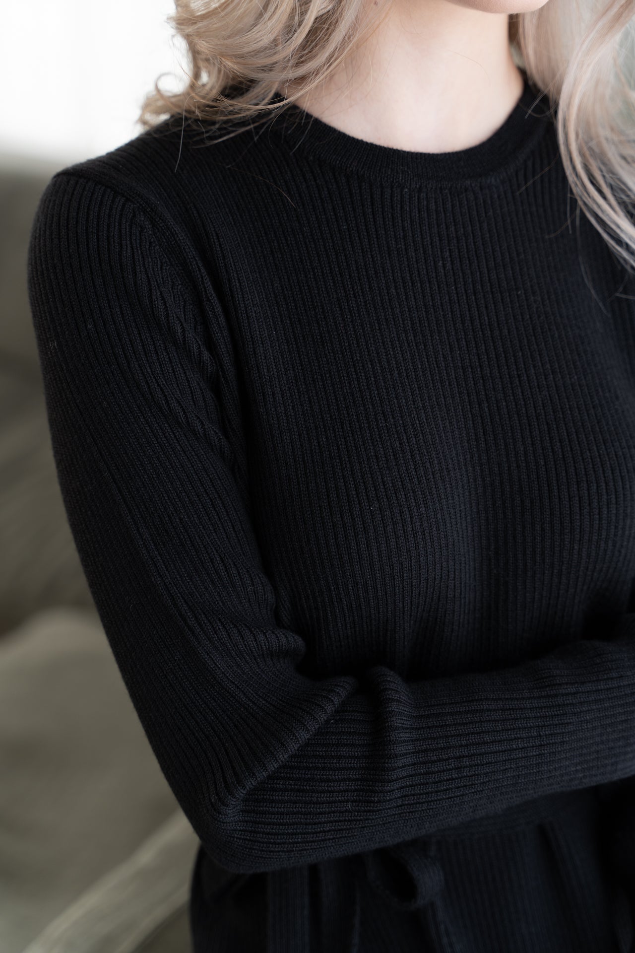 Langes schwarzes Kleid aus Merinowolle