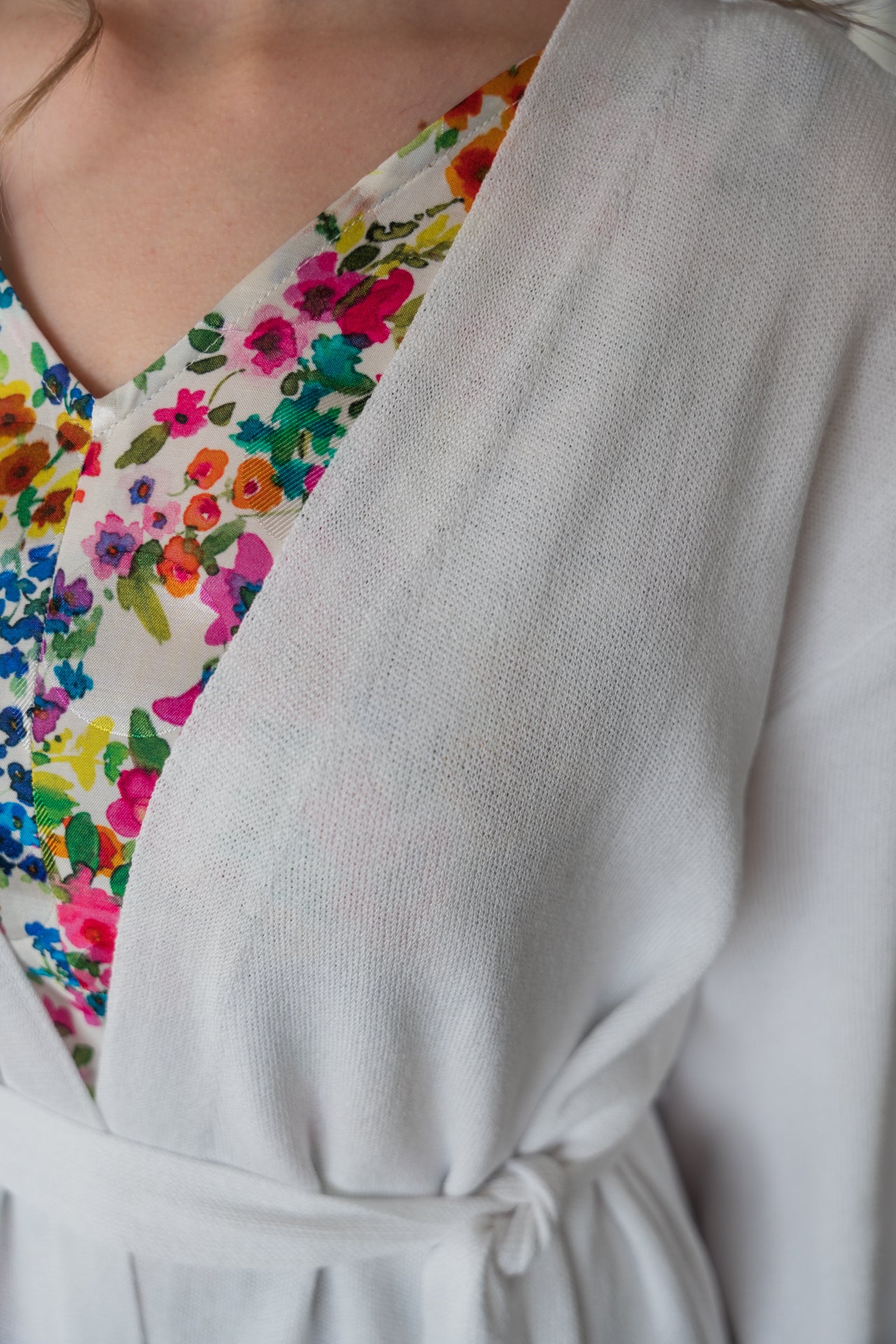 Lange weiße Bagira-Strickjacke