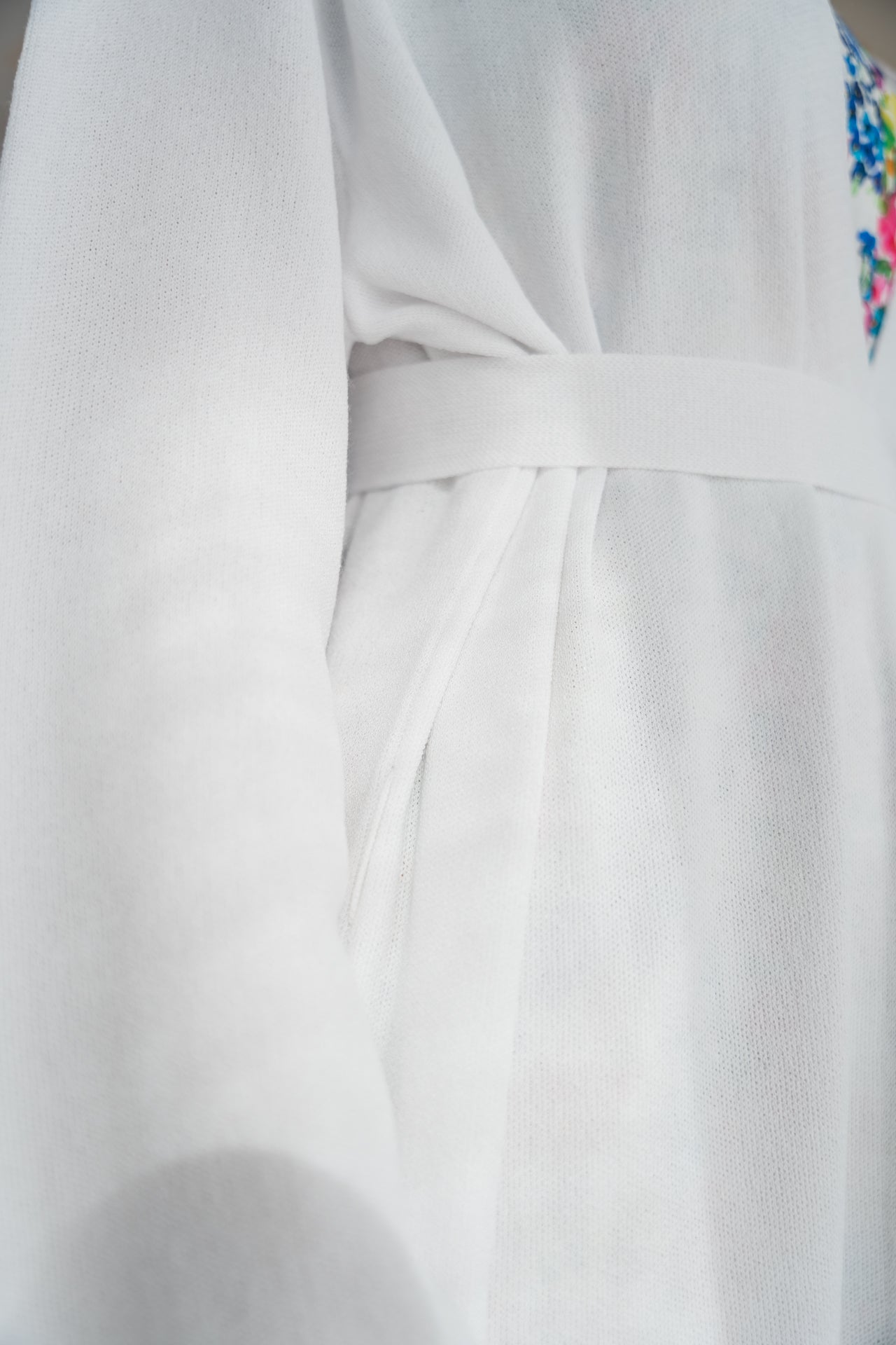 Lange weiße Bagira-Strickjacke