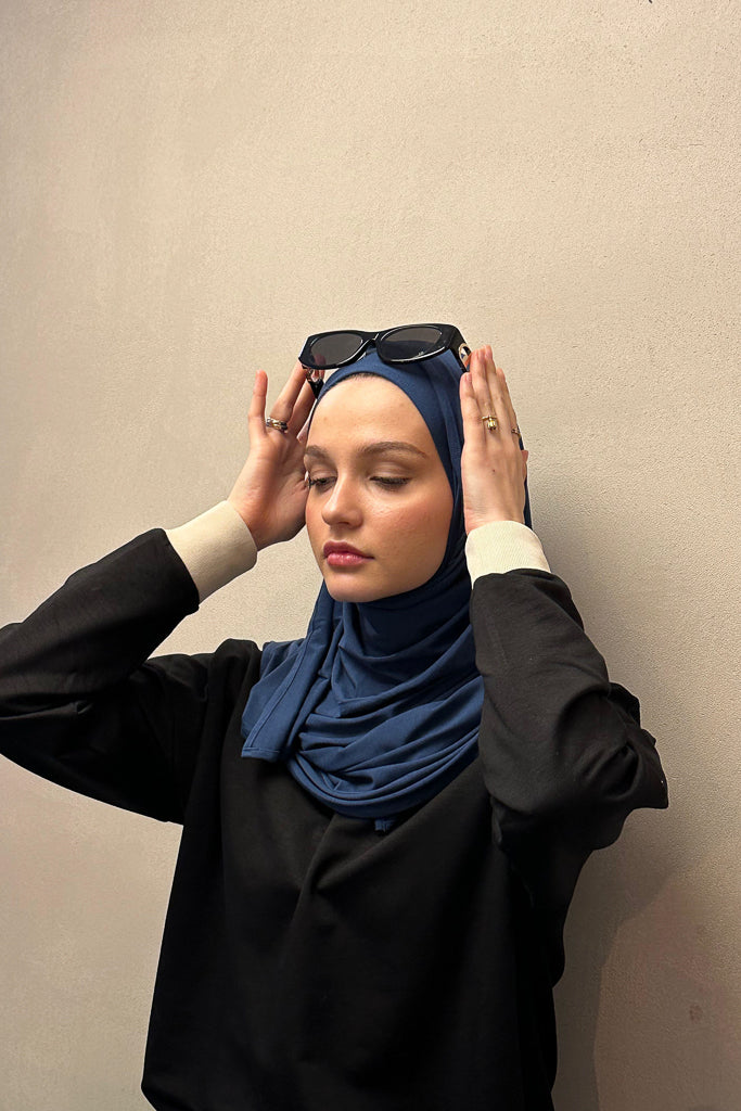 LILY Easy-to-Wear hijab blue